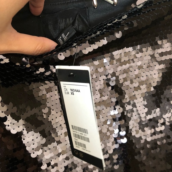 I only wear items one times. If has tag its new. - Picture 2 of 2